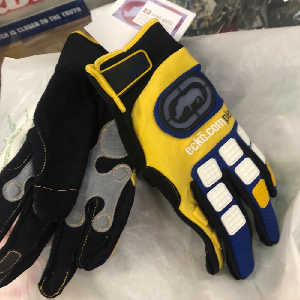 COPY - Vintage ecko gloves rare vintage new with …